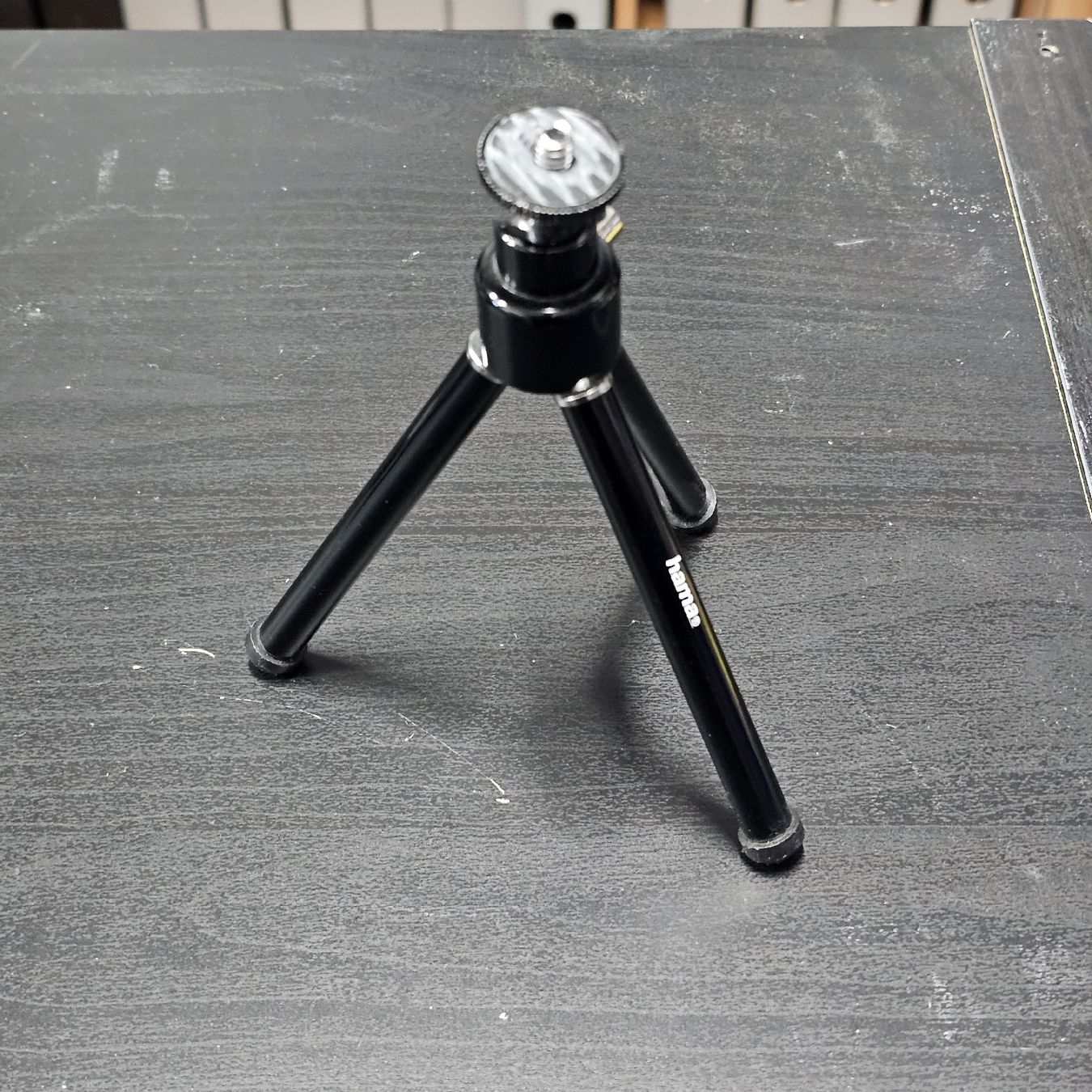 Hama Treppiedi & Teste: Mini trépied Hama noir bon état – Usato da rolle venduto da Noma-collectible
