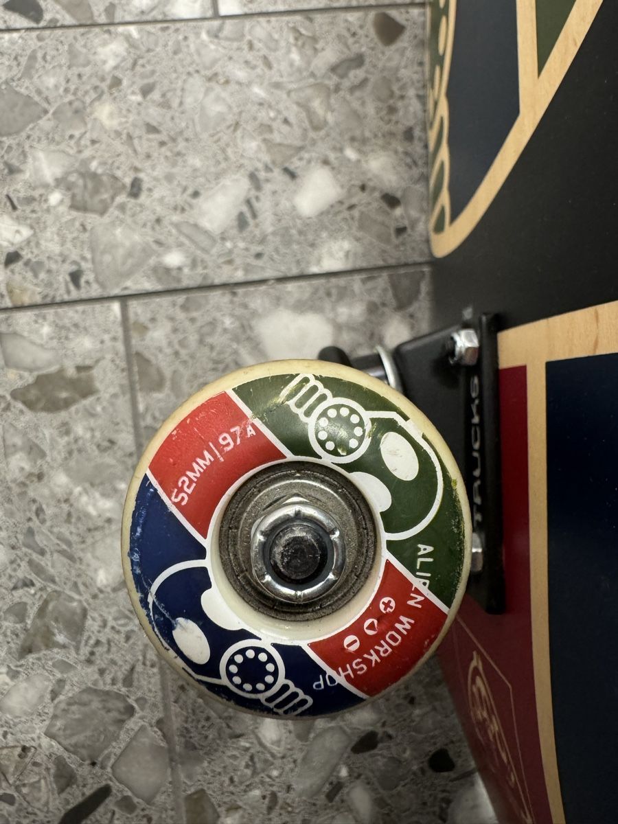 Skateboards: Skateboard Alien Workshop – Gebraucht aus Winterthur von  2