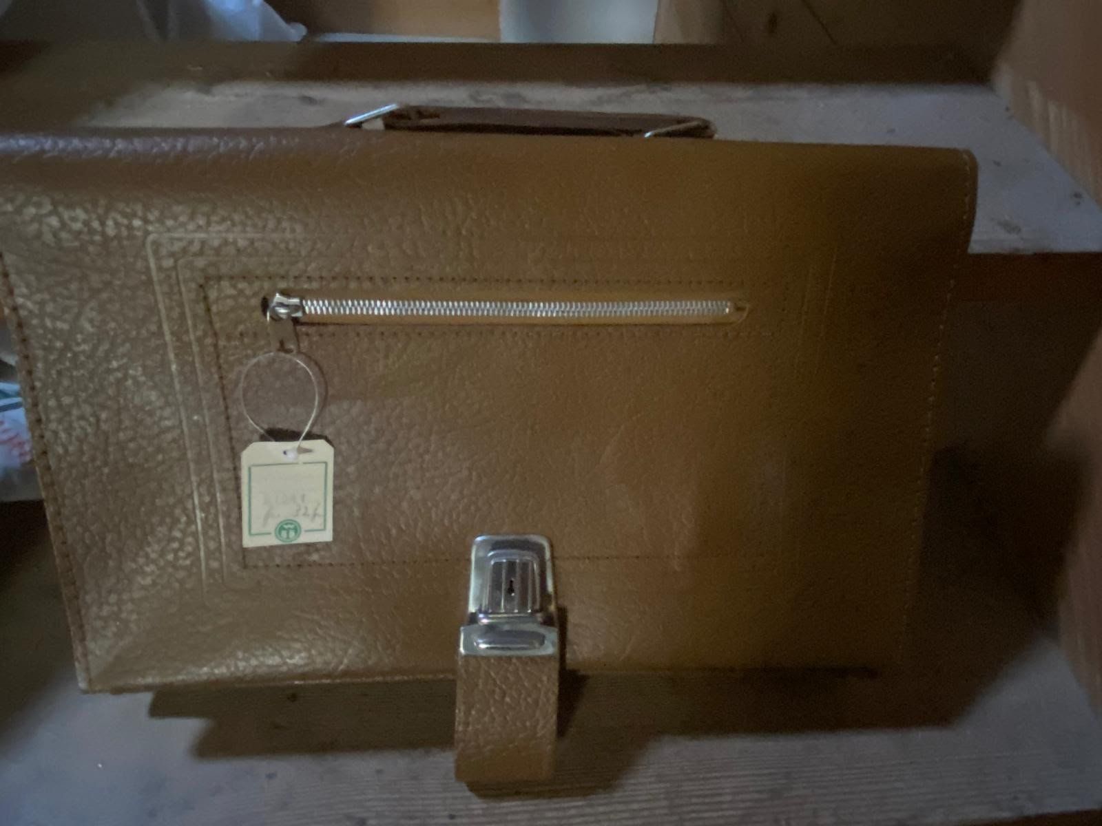 Koffer & Taschen: Serviette porte document – Gebraucht aus Täuffelen von noe_rtj9