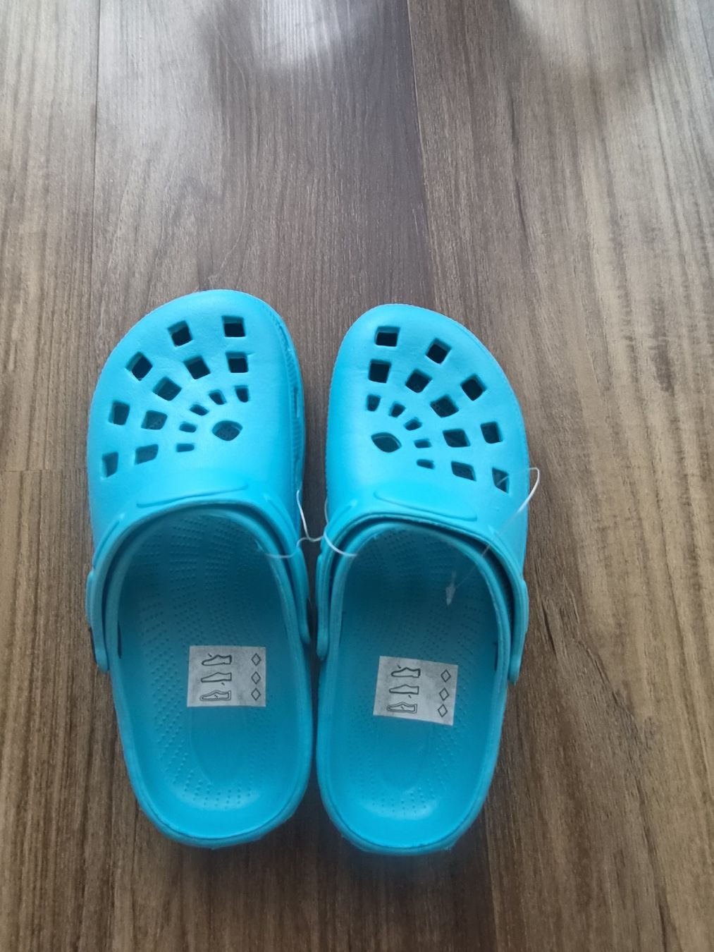 Scarpe per ragazzi: Sommer Clogs / Badeschuhe, türkis, Gr. 36 NEU – Nuovo (secondo la descrizione) da Altishofen venduto da tammy05 1