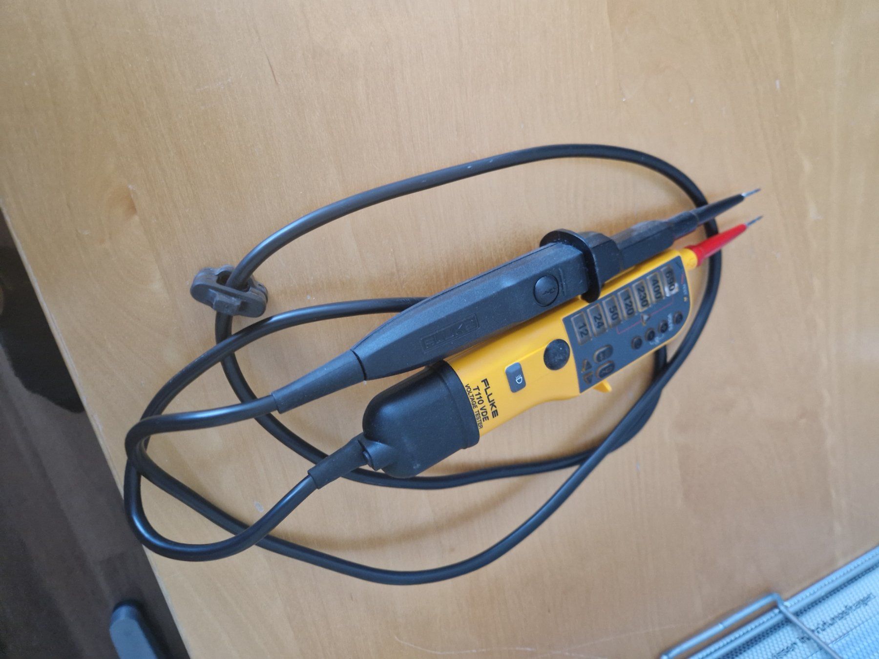 Tous les outils: Strom und Spann7ngsgeraet – D'occasion à Oberbipp par dicker01 2