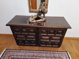 Alte Holzkommode