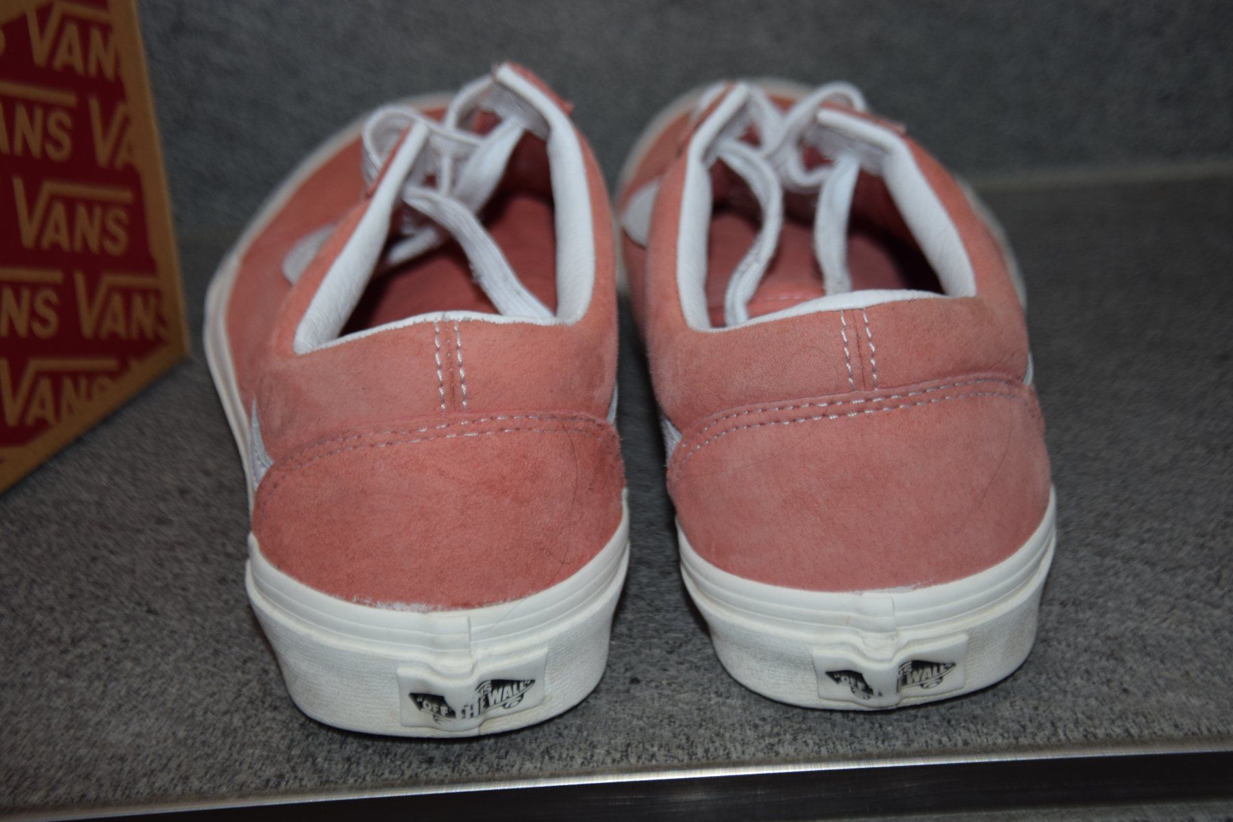Vans Scarpe da uomo: Vans Old Skool Classic Pink Salmon Suede gr. 41 – Usato da Mezzovico venduto da finsteraar 3