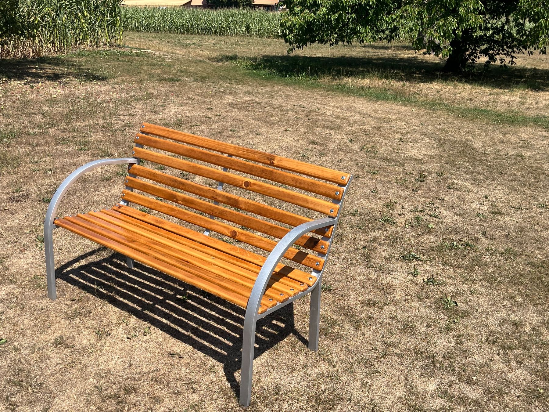 Bancs: Gartenbank Restauriert – D'occasion à Allmendingen b. BE par juair 6