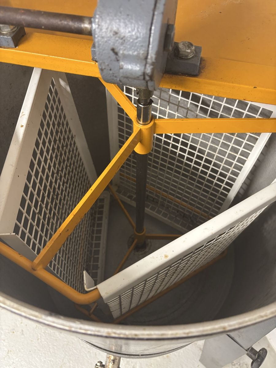 Bienenhäuser: Honigschleuder – Gebraucht aus Ohmstal von Ohm300 2