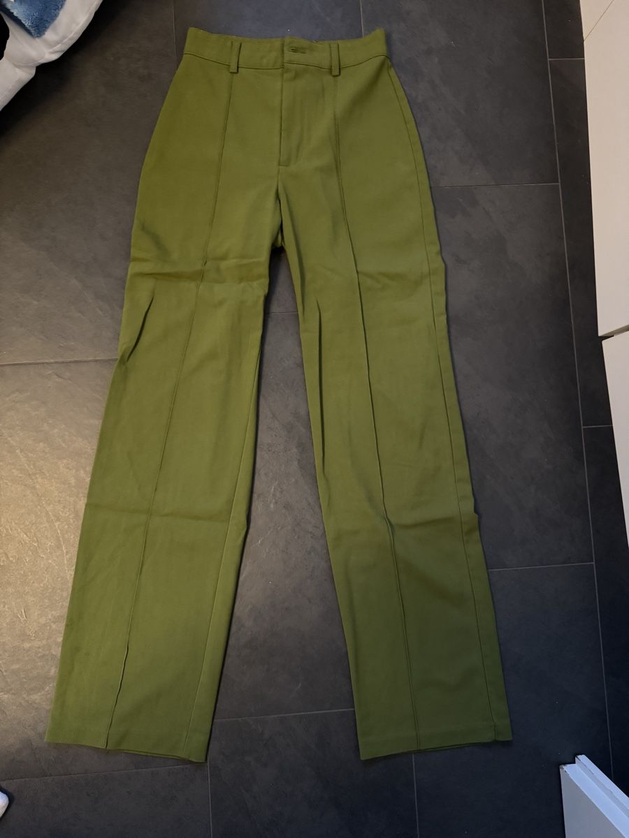 Pull&Bear Pantaloni: Hose Pull&Bear grün Grösse S – Nuovo (secondo la descrizione) da Allschwil venduto da smm_v2vt