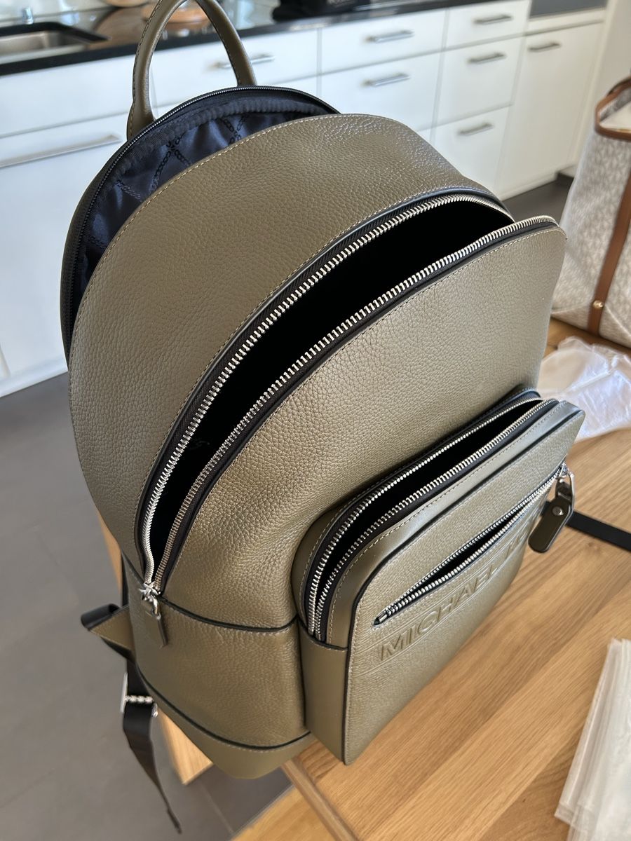 Michael Kors Zaini: M. Kors Lederrucksack grün NEU – Nuovo e nell'imballaggio originale da Pratteln venduto da Fashionette.D.D. 4