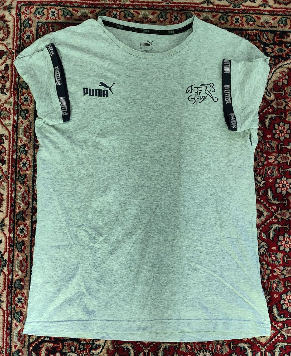 Puma T-shirt: T-shirt Puma Suisse T-M – Usato da Grandson venduto da proekt