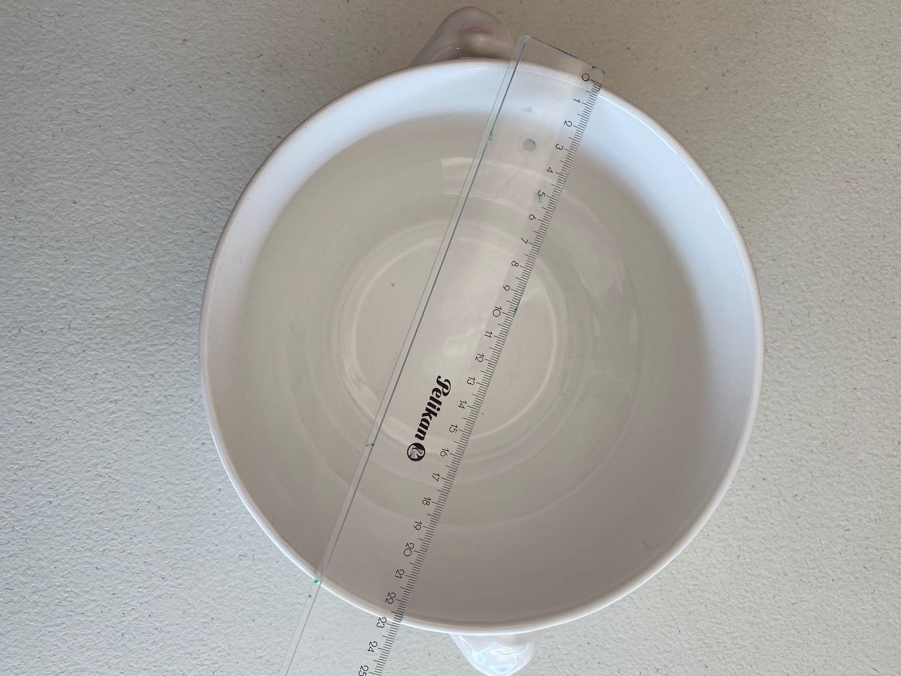 Servierplatten: grande soupière en faience blanche – Gebraucht aus Leytron von TipTop1912 1