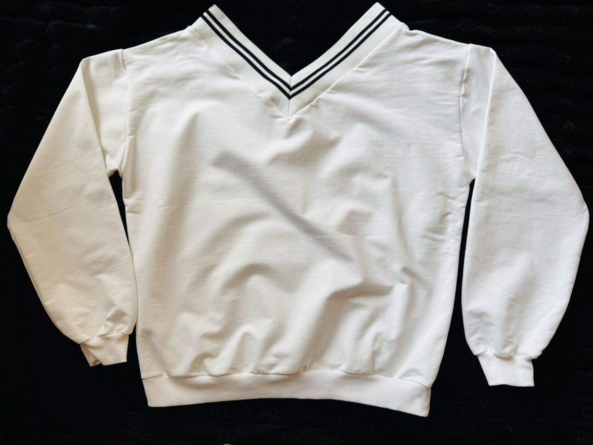 Maglioni & Felpe: Pull oversize blanc col V liseré noir – taille S – Usato da Ballaigues venduto da stef1972