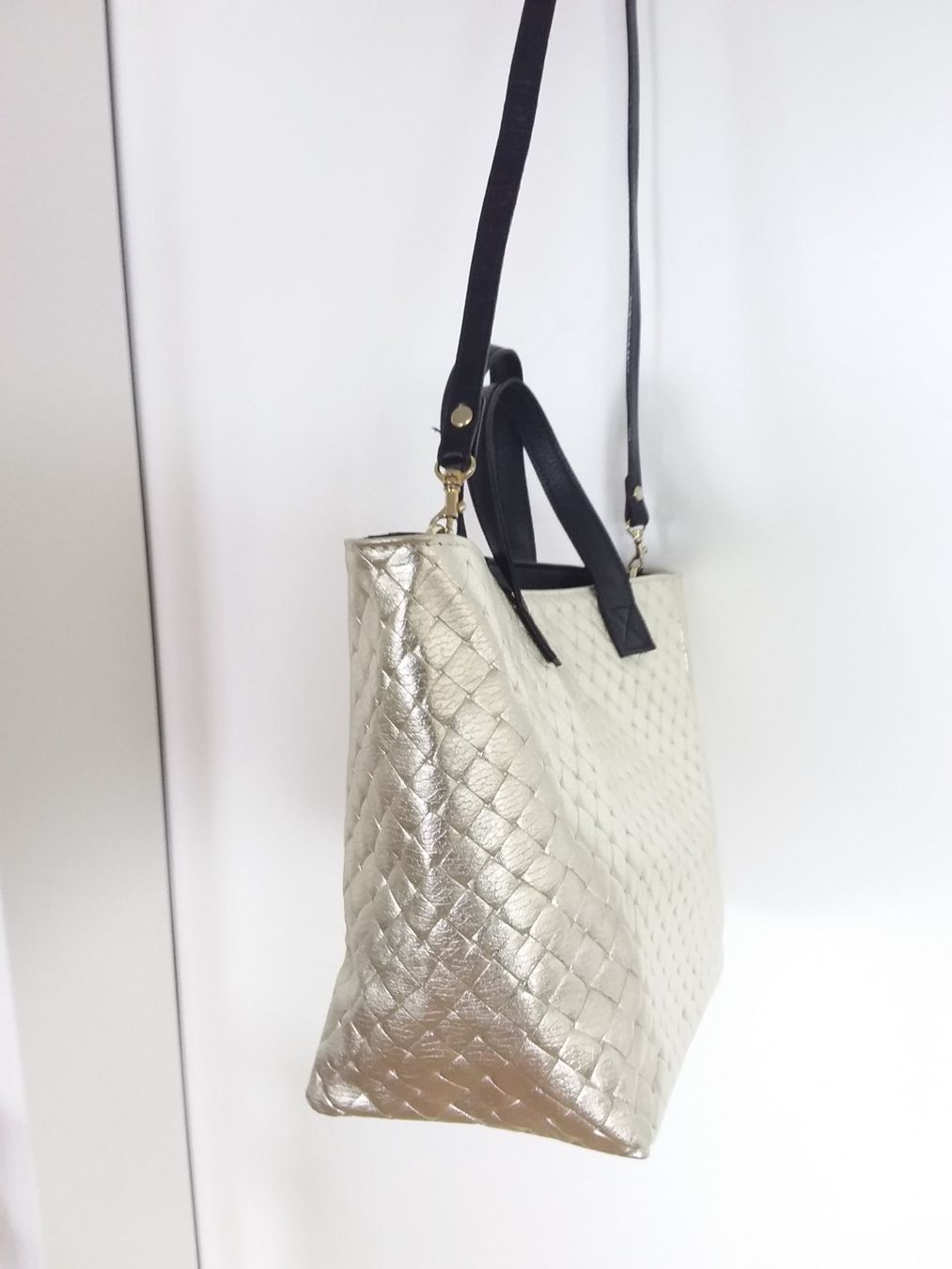 Borse da donna: Handtasche / Umhängetasche goldig – Usato da Uitikon Waldegg venduto da Risibisi7 1