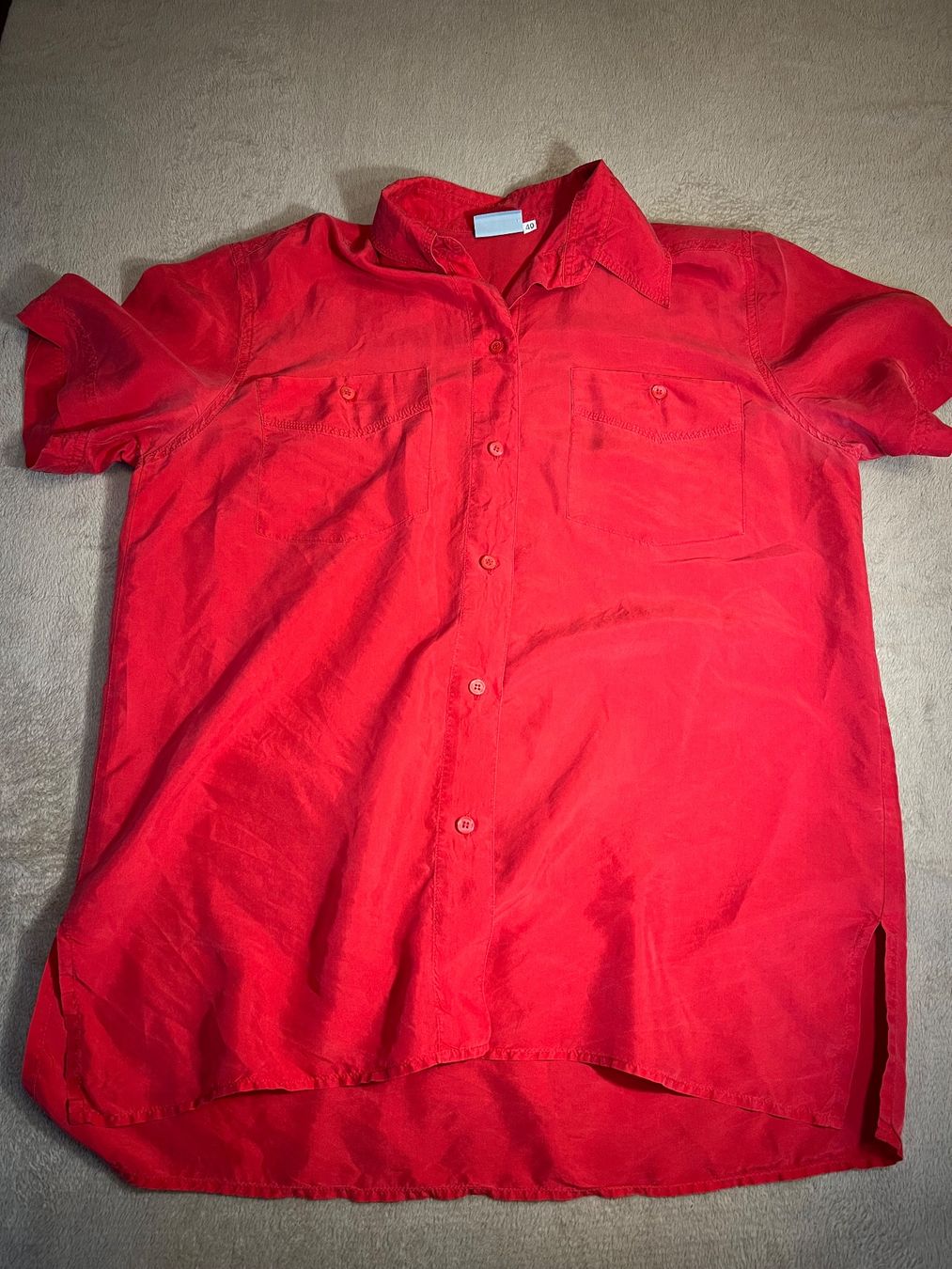 Chemisiers: Rote Sommerbluse von Deville, Grösse 40, Top Zustand! – D'occasion à Bottenwil par topshop