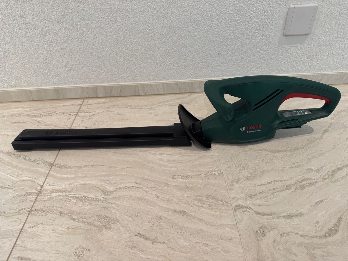 Bosch Alle Werkzeuge: Bosch Heckenschere EasyHedgeCut 18V – Gebraucht aus Wangen b. Olten von Thomiverkauft