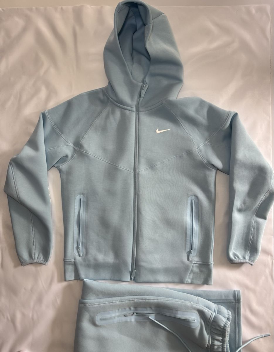 Nike Giacche: Original Nike NOCTA Set Bleu Clair – Nuovo (secondo la descrizione) da Vionnaz venduto da b_f_d_r_g 1