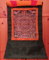 Tibetisches Thangka Mandala im Stoffbehang mit Rahmen