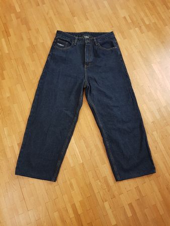Jean Wasted Paris, Taille 30, Coupe carotte, état neuf!