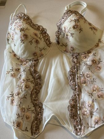 Bustier neuf 80B