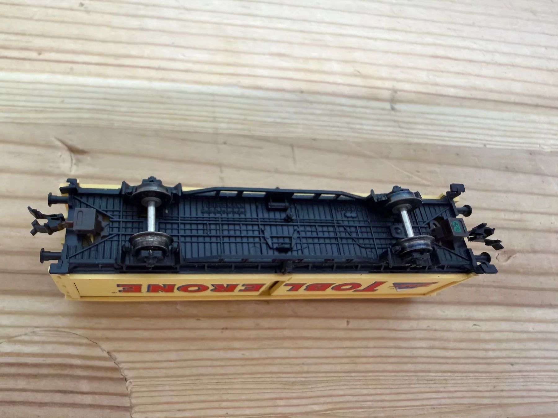 Fleischmann Modellini di ferrovie: Spur N Fleischmann Toblerone Schiebewandwagen – Usato da Büsserach venduto da ModellbahnDepot 5