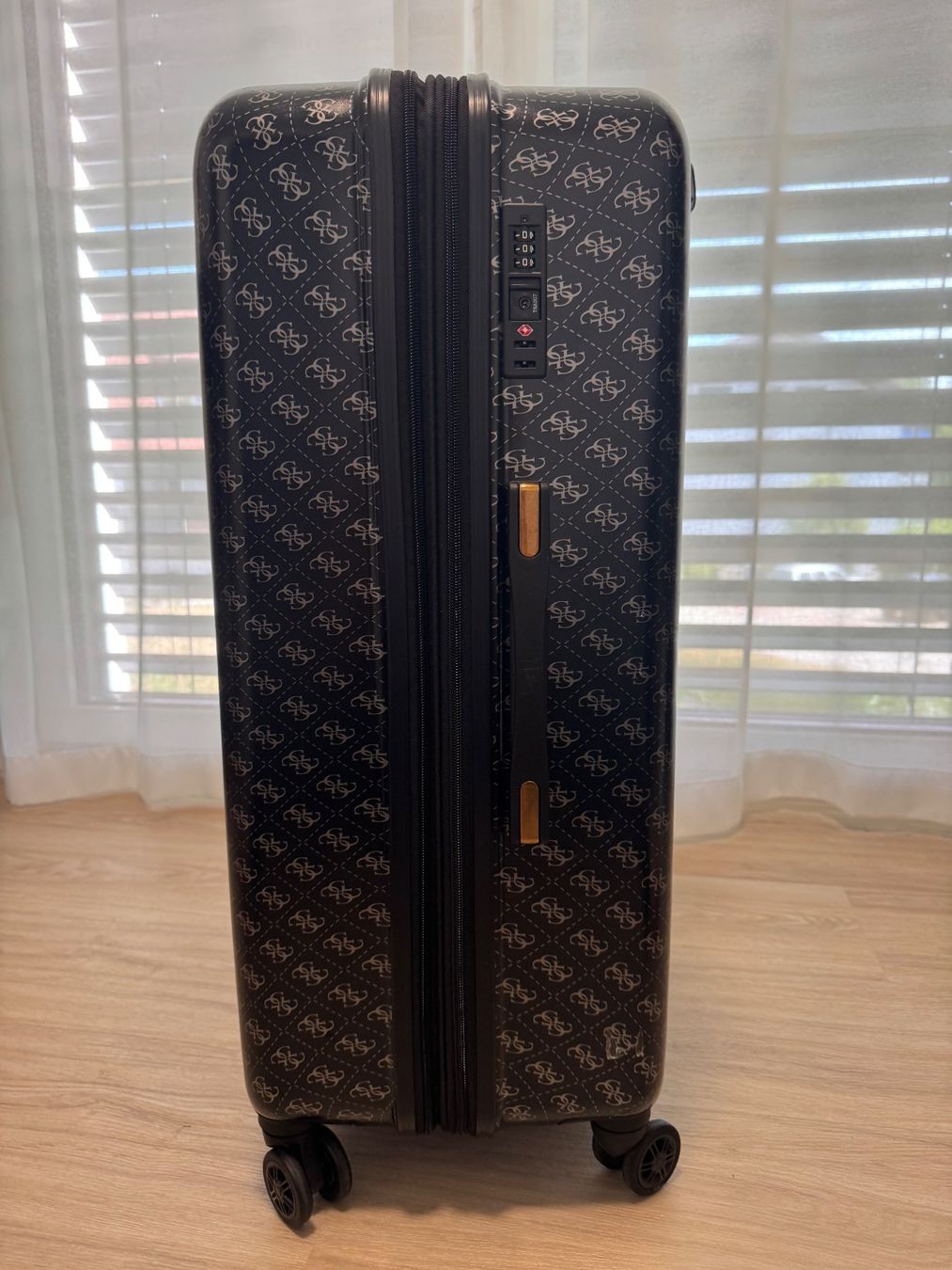 Valigie: Guess Reisekoffer schwarz – Usato da Maisprach venduto da jokoundklaas 1