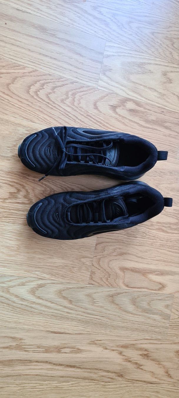 Nike Scarpe per ragazzi: Nike Air Max 720 Kinder 37.5 – Usato da Zürich venduto da Simonikus