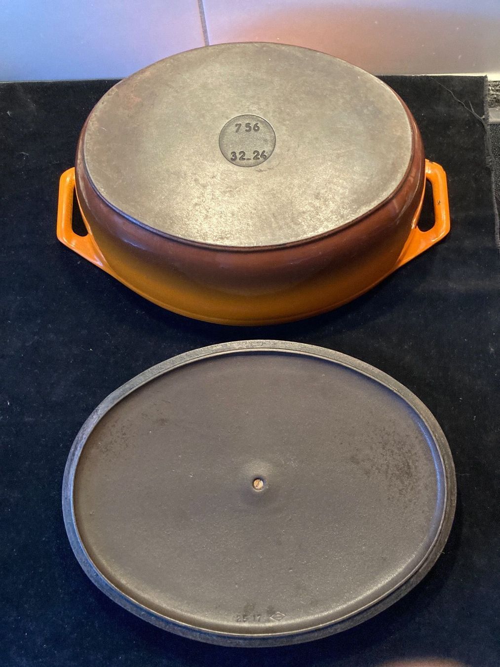 Padelle: Ovale Gusseiserne Pfanne mit Deckel – Usato da Zürich venduto da Chaeffeler 2