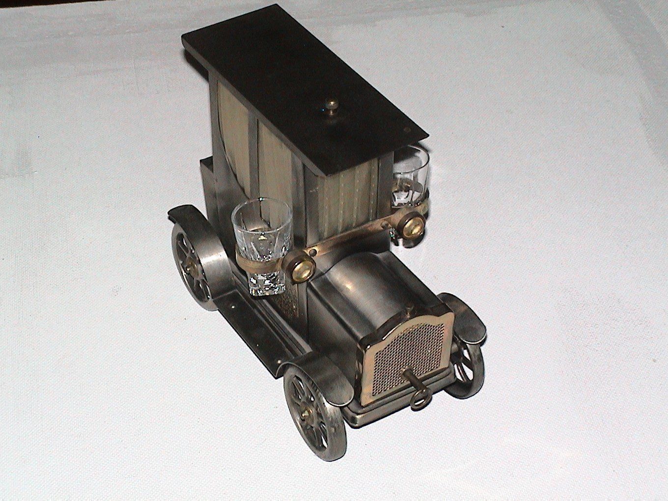 Spielautomaten: Oldtimer mit 200ml Glas tank – Gebraucht aus langenthal von Bazlago