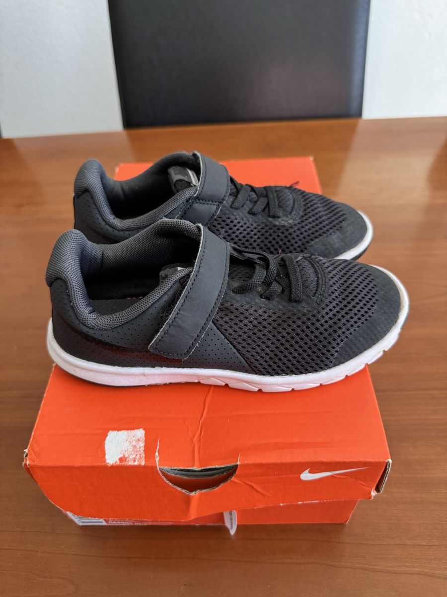 Nike Scarpe da uomo: Nike Flex Kinder Schuhe, Grösse 31, Schwarz – Usato da Winterberg ZH venduto da Grischa78 1