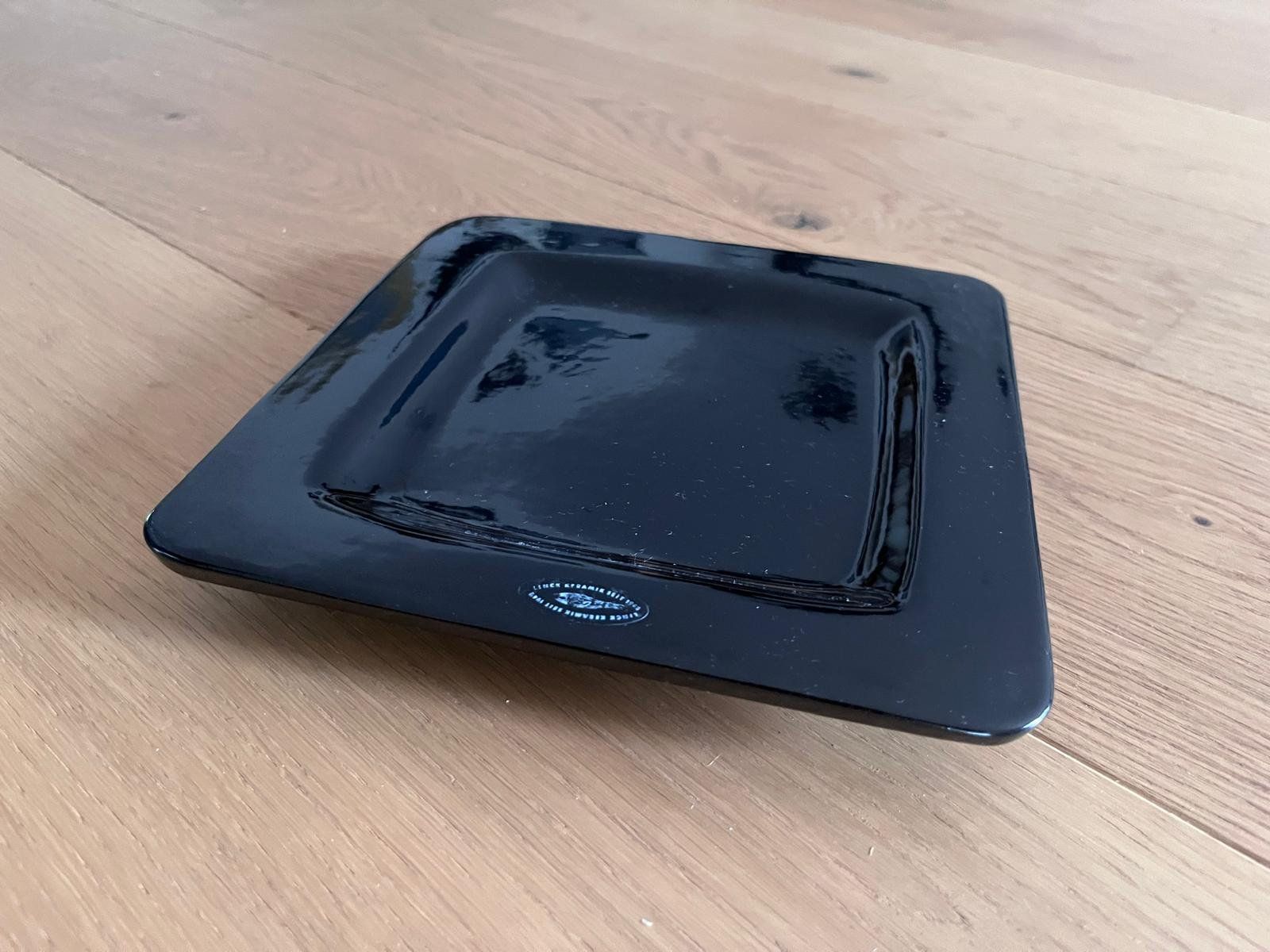 Linck Assiettes: Linck - schwarzer Deko-Teller, quadratisch – D'occasion à Belp par Doc_Matt_Rox