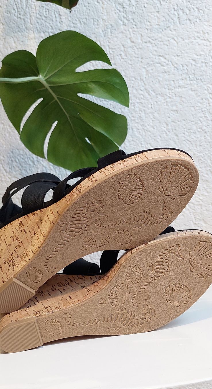 Graceland Scarpe da donna: Keilsandalette Black Gr 37 - NEU – Nuovo e nell'imballaggio originale da Zizers venduto da toasty01 2