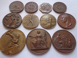 Lot de 11 rares médailles anciennes en bronze