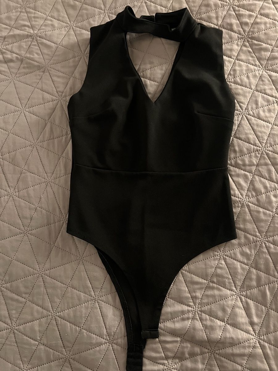 Top: Body top schwarz – Nuovo (secondo la descrizione) da Embrach venduto da lar_nlf5
