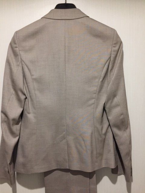 Completi & Tailleur: Hosenanzug Esprit beige NEU – Nuovo (secondo la descrizione) da Bülach venduto da Gluecksgriff 1