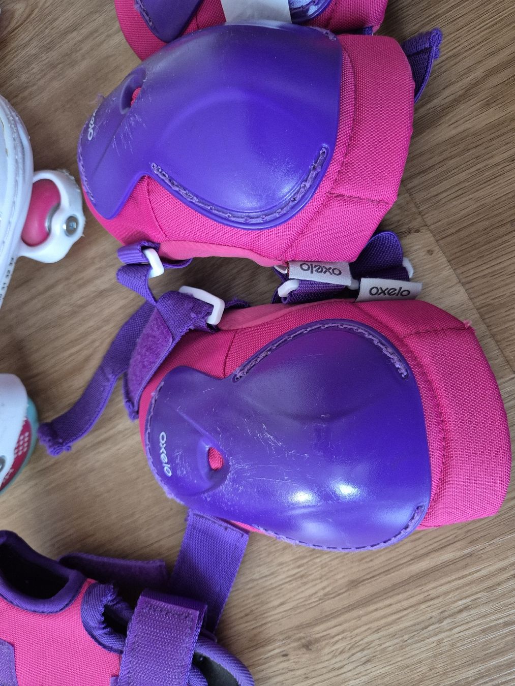 Oxelo Pattini in linea & Pattini a rotelle: Kinder Rollschuhe + Oxelo Schutzausrüstung – Usato da Thalheim AG venduto da vargatam1 2