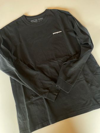 Patagonia Black Size L long sleeve Responsibili-t