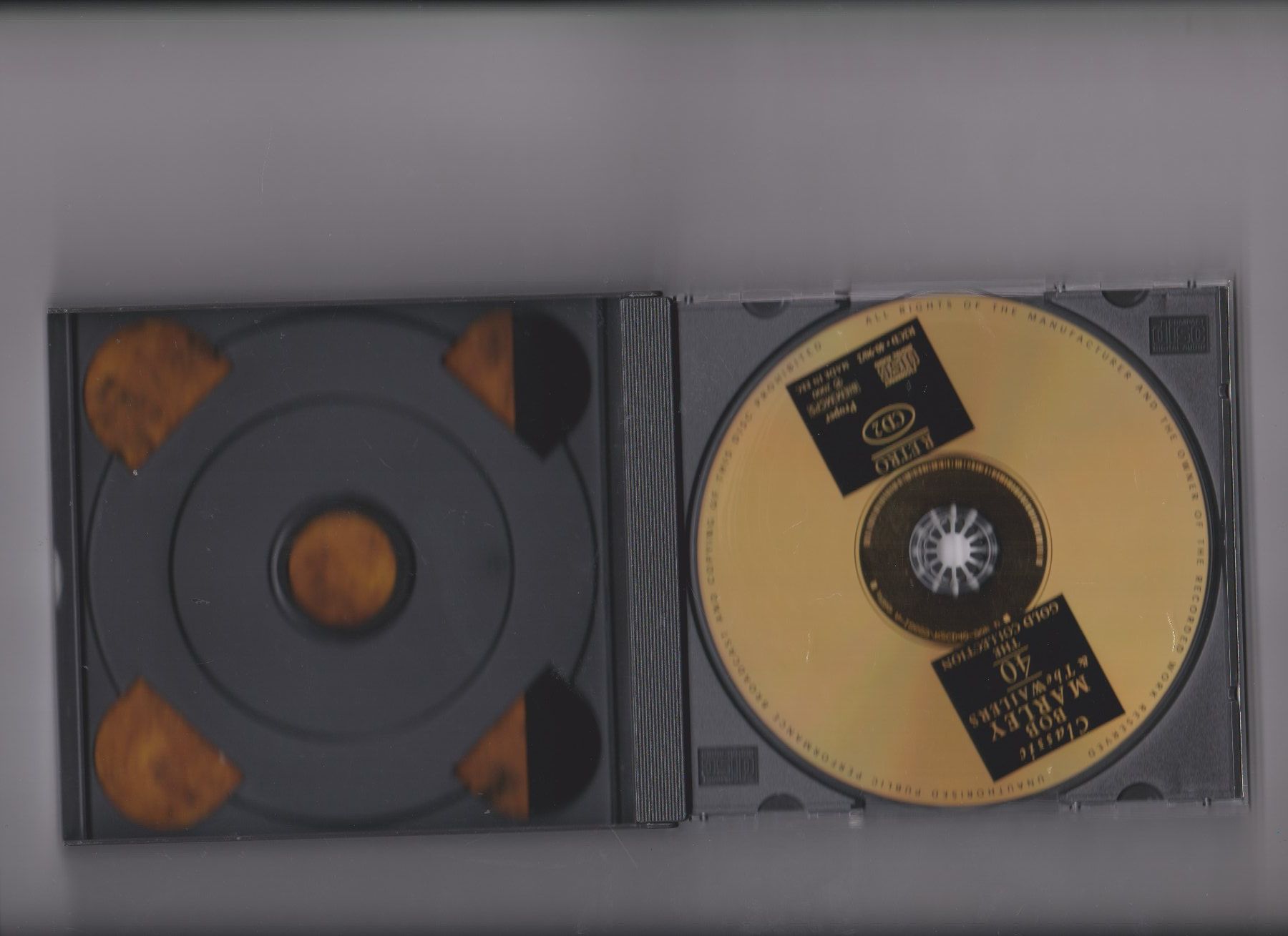 CD: 2 CD Bob Marley & The Wailers Classic – Usato da Bex venduto da Canouille 3