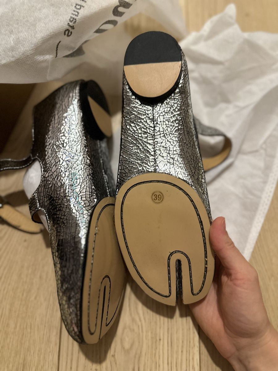 Scarpe da donna: Split-toe Mary Jane Shoes Size 39 Silver Crackled Leather – Nuovo e nell'imballaggio originale da Troinex venduto da AnnaAbanin 2