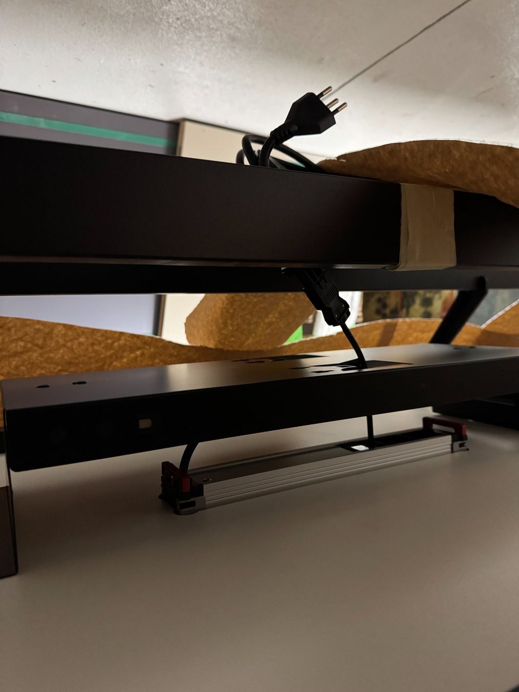 Tische: Swiss-made executive conference setup by Lista Office LO – Gebraucht aus Gsteig b. Gstaad von Auctionly 2