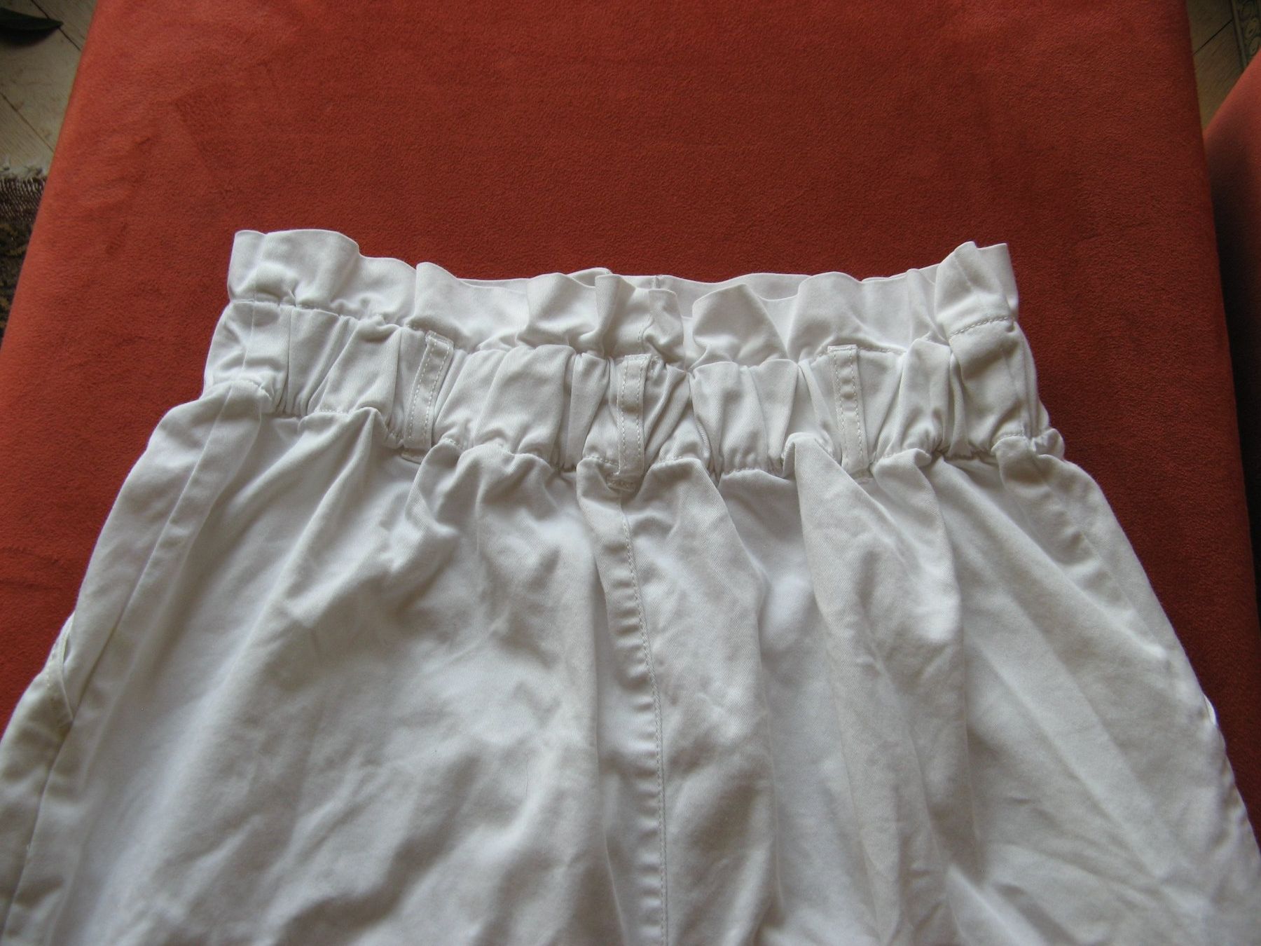Zara Pantaloni: Weisser Rock Zara trf Collection Gr. M – Usato da Zürich venduto da apil 4