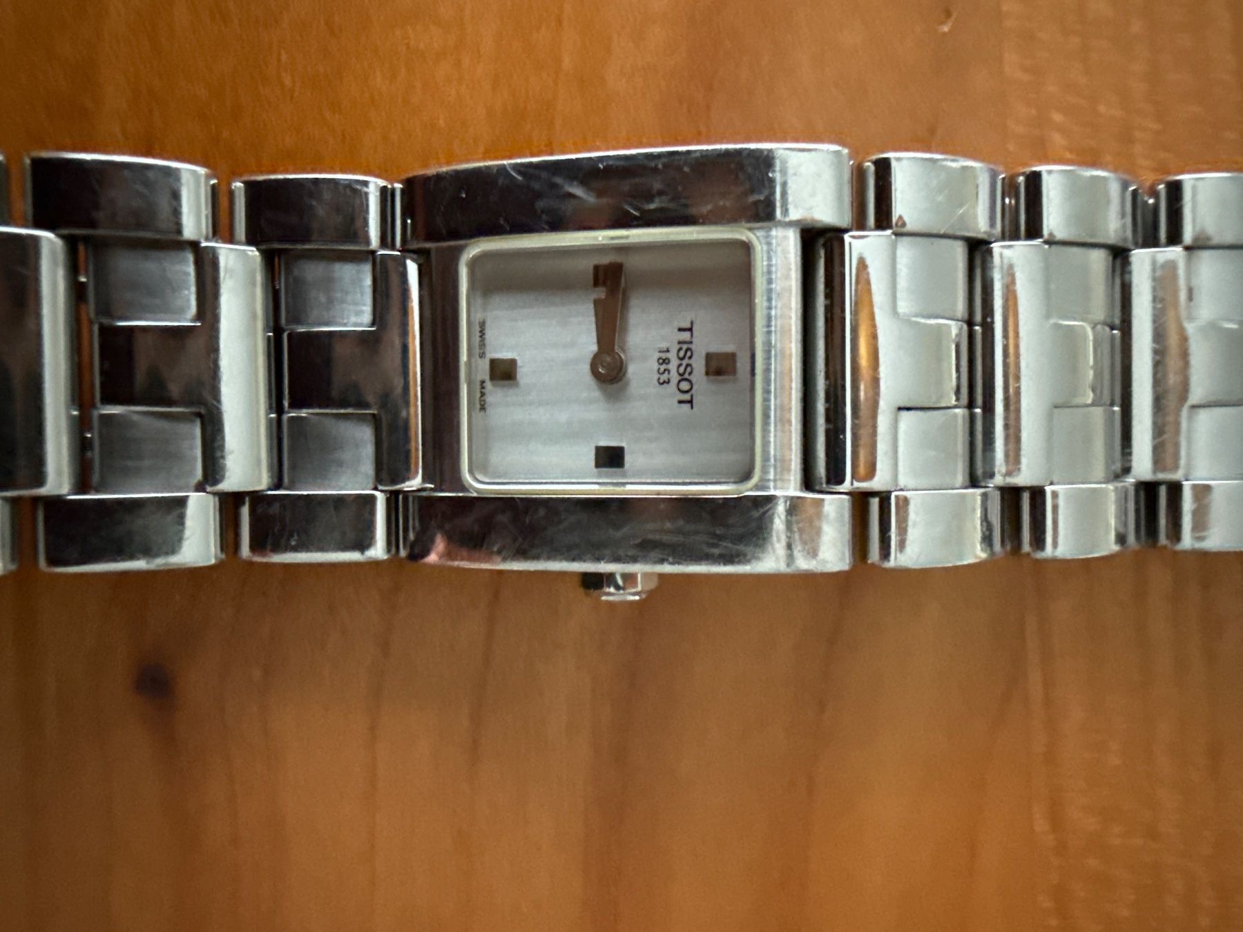 Tissot Montres: Tissot Damen-Quarzuhr – D'occasion à Rothenburg par inf_kjw6
