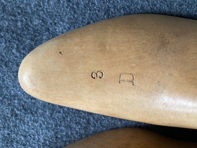 Scarpe da uomo: Formes en cèdre pour chaussures, vintage, taille 3 – Usato da Onex venduto da gga_5vcf 6