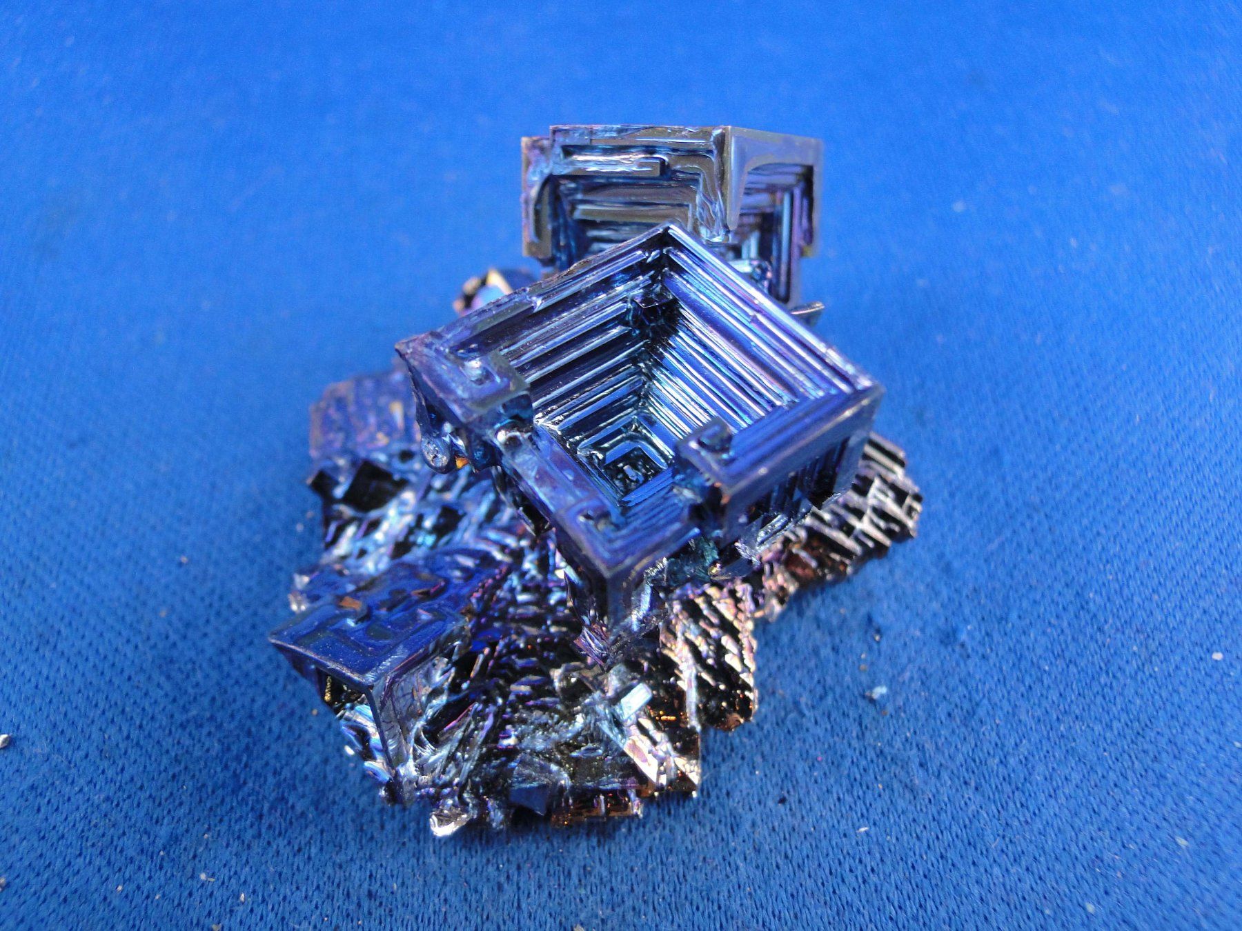 Minerali & Pietre curative: Bismuth – Usato da Schinznach Bad venduto da Demerald 3