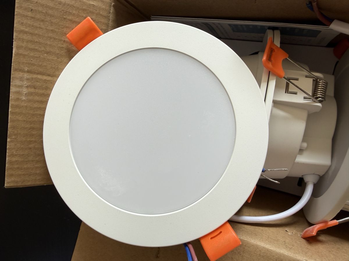 Lampadari & plafoniere: New Dusktec 4" LED Down Light 10W RGBW Smart Bulb 4 Pack – Nuovo e nell'imballaggio originale da Wallbach venduto da Nenex 5