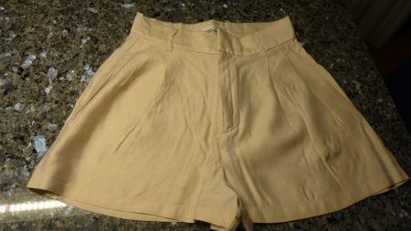 Damen-Shorts beige / PULL & BEAR / S