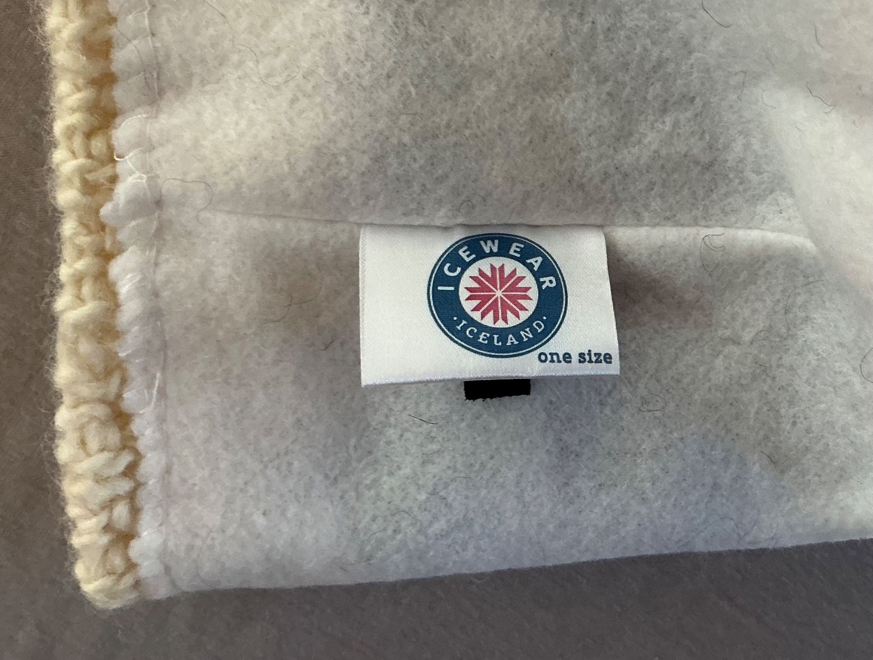 Stone Island Copricapi, berretti & cappellini: Isländische Wollmütze / One Size – Usato da Stettlen venduto da togram4 3