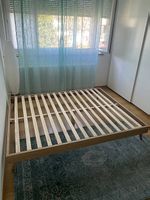 Bettgestell aus Holz - neuwertig (160x200)