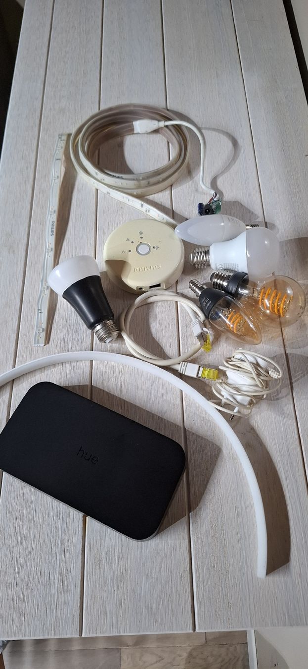 Philips Lampade: Philips Hue sammlung Defekt – Difettoso da Guntershausen venduto da Jtattoo