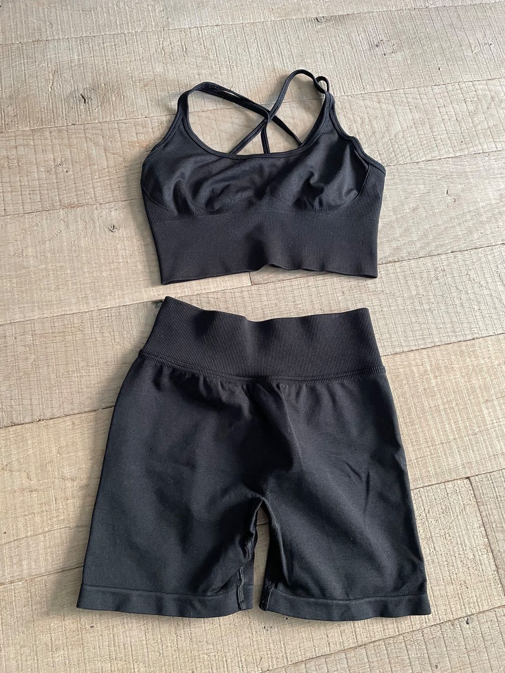 Teveo Lotti di vestiti: Teveo Statement Sportset – Usato da Bonstetten venduto da Pina15