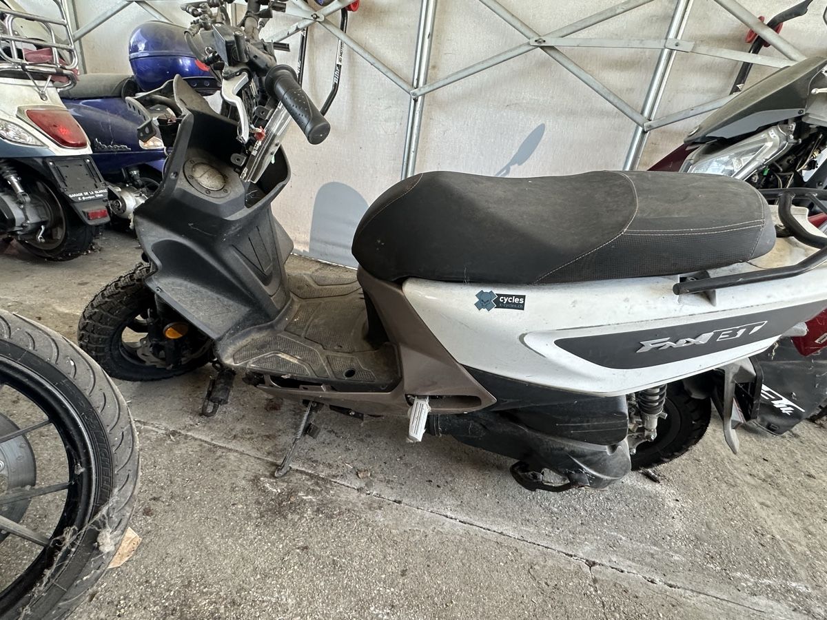 Sym Scooters: SYM FNX 125  – Defekt aus Treycovagnes von Campingcar65 4
