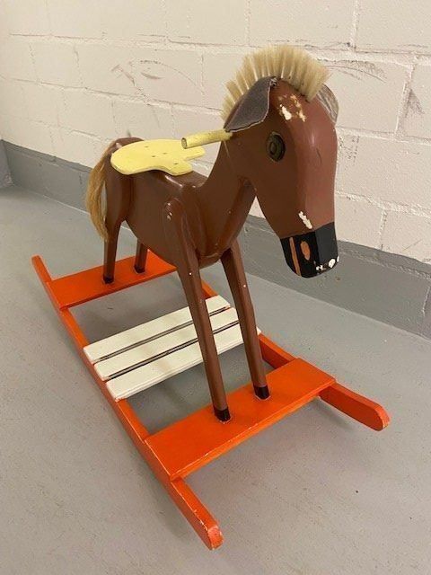 Giocattoli: Schaukelpferd aus Holz – Usato da Zürich venduto da Unique2400 2