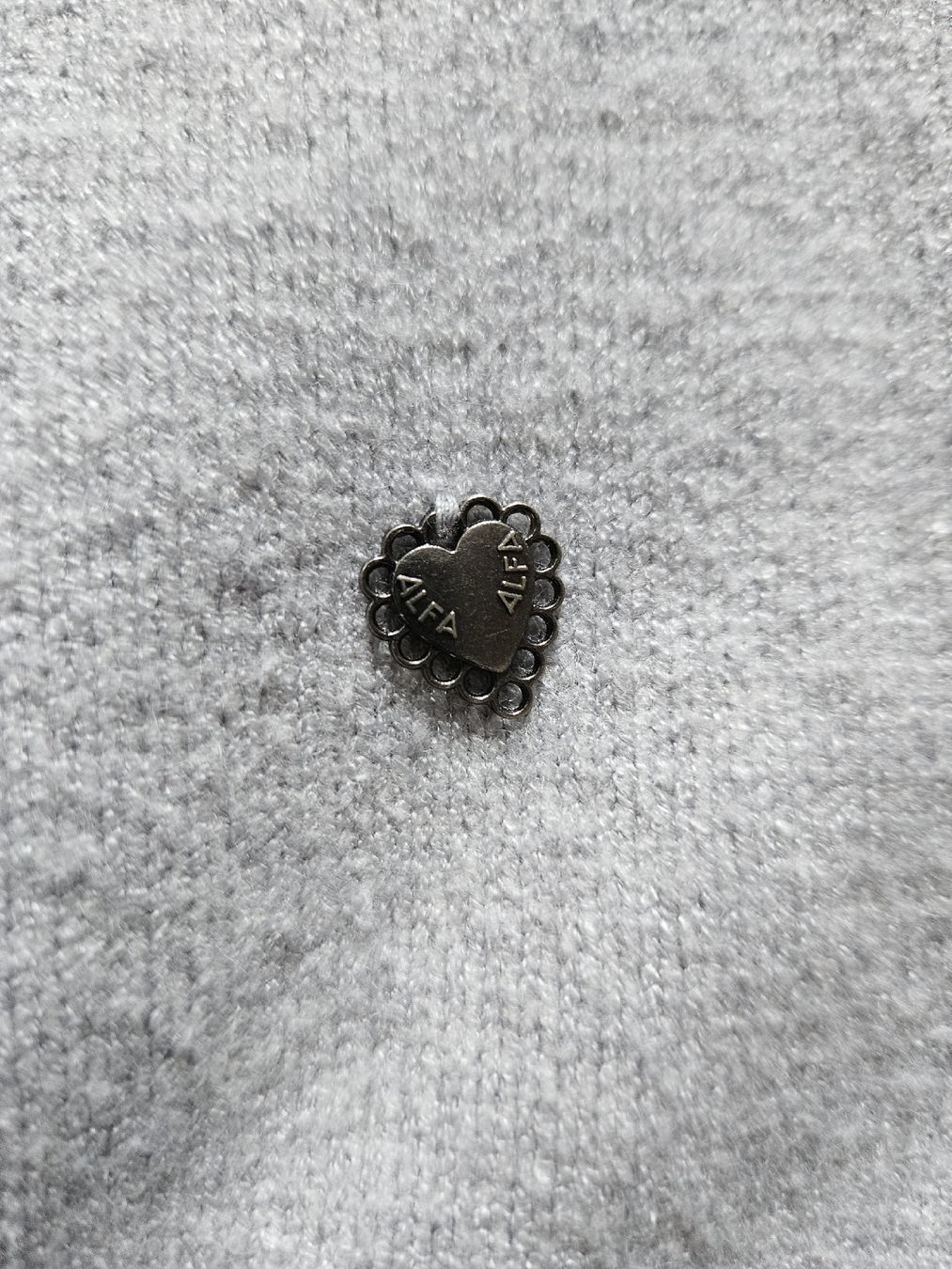 Pullover & Sweatshirts: Pullover grau mit Perlenbesatz an Ärmeln  – Neu (gemäss Beschreibung) aus Anwil von tamoos 5